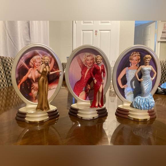 MARILYN MONROE STATUES AND PLATES BY BRADFORD EXCHANGE - Picture 2 of 11